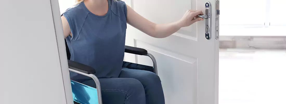 Commercial Handicap Door Opener in Longueuil, QC